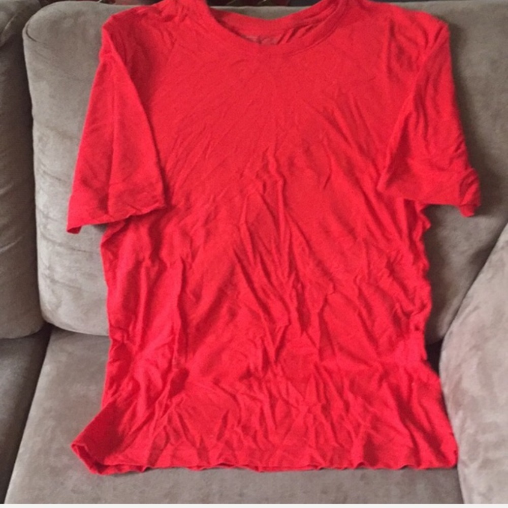 🍁NEVADA-GUC men’s size SM T-shirt